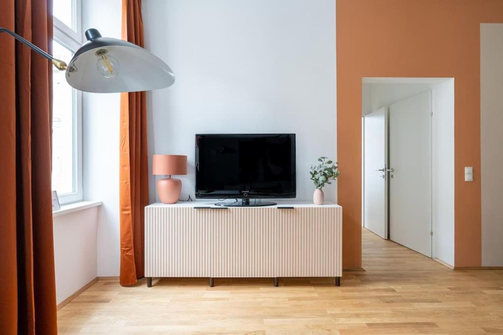 Artful 1Br Suite, City Nearby By Hm Виена Екстериор снимка