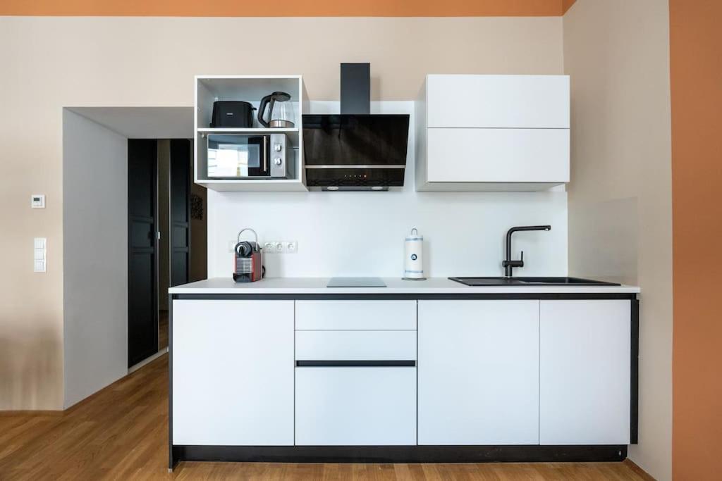 Artful 1Br Suite, City Nearby By Hm Виена Екстериор снимка